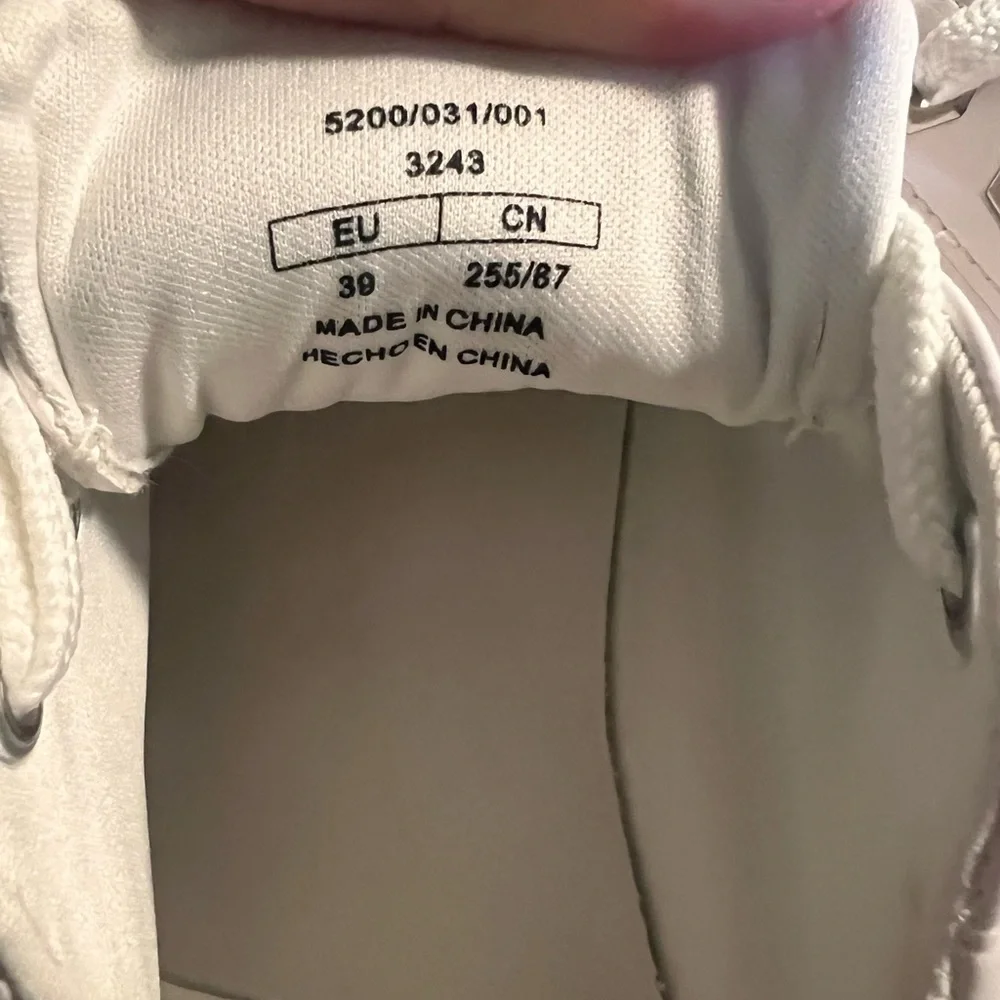 Bershka White and Brown Sneakers Sz/9 US- / 39 EU.